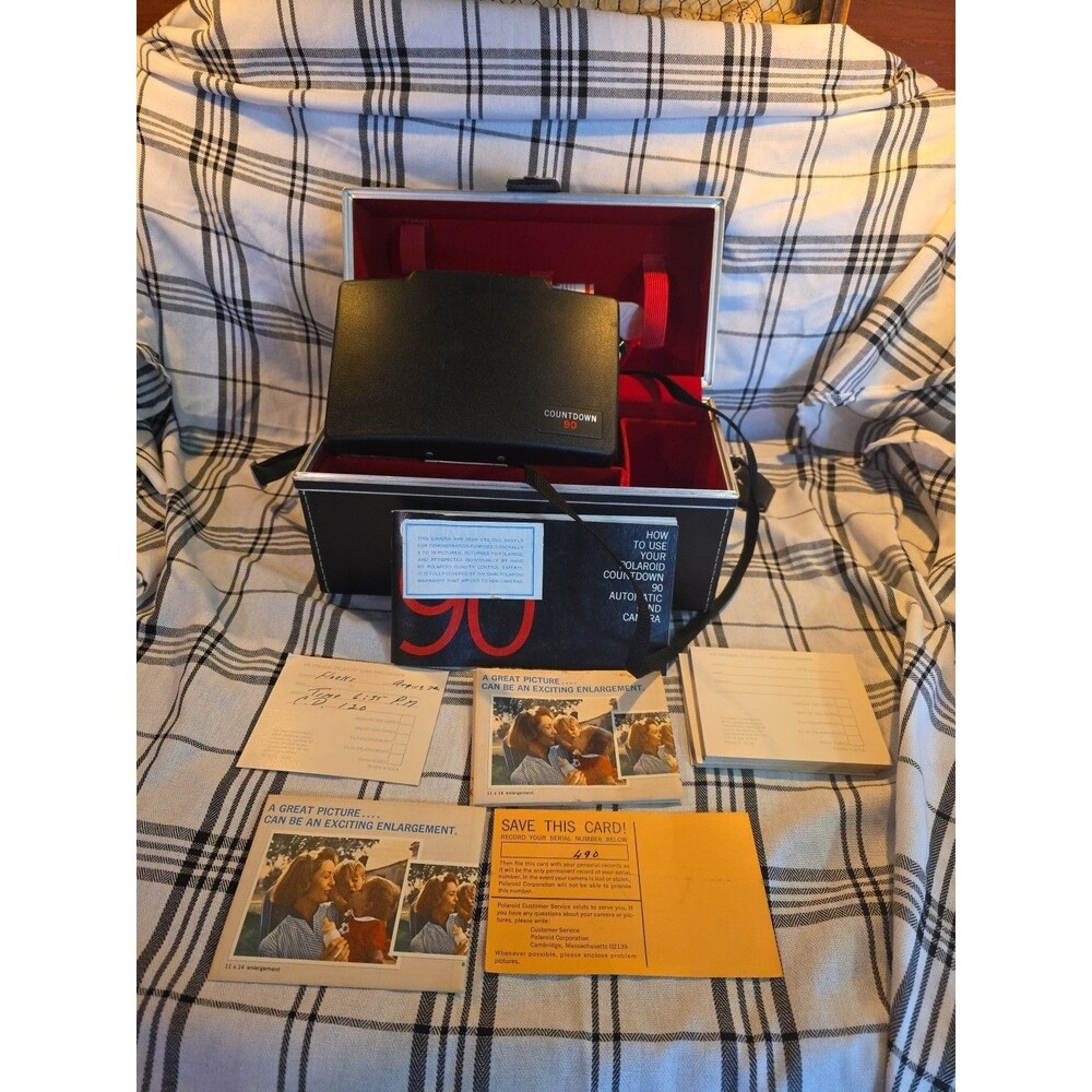 Polaroid Countdown 90 Automatic Land Camera Vintage Kit with Case and Flash READ